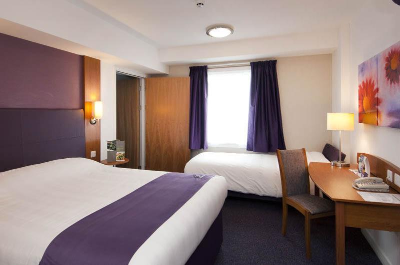 Premier Inn Chippenham Chippenham  Esterno foto